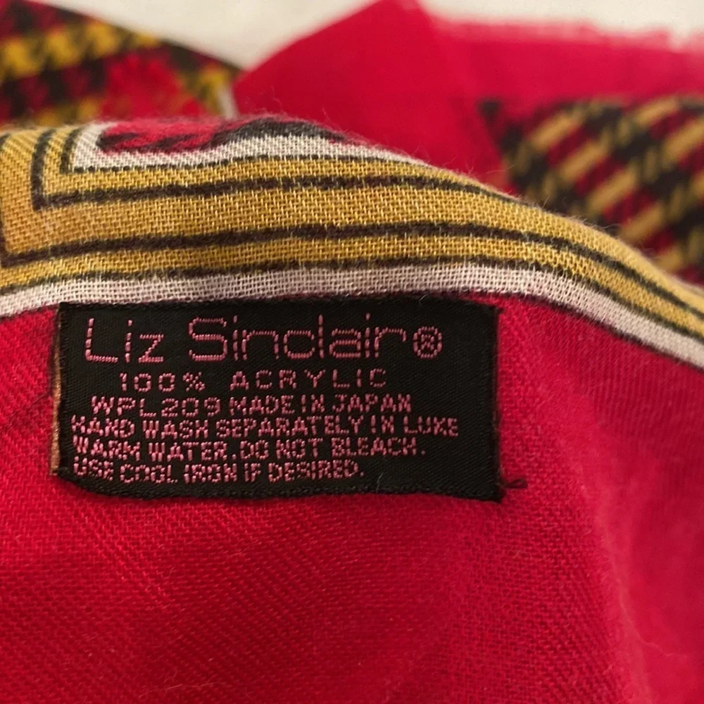 Women’s square scarf